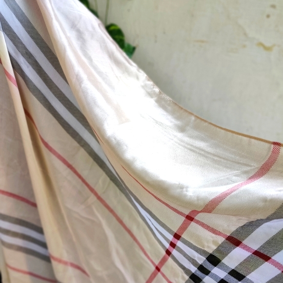 Burberry Scarf With Horse Logo- Preloved - Picture 6 of 11